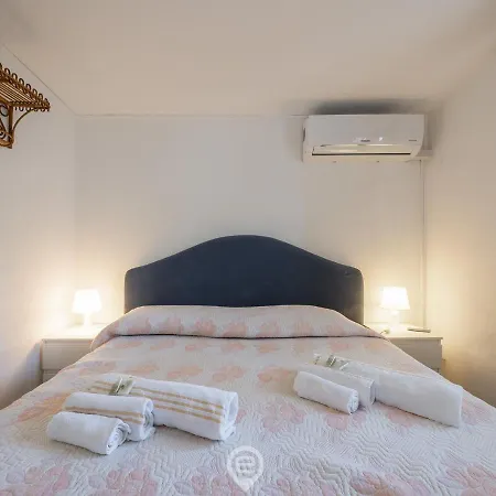Apartment Old - Beachside Comfy *